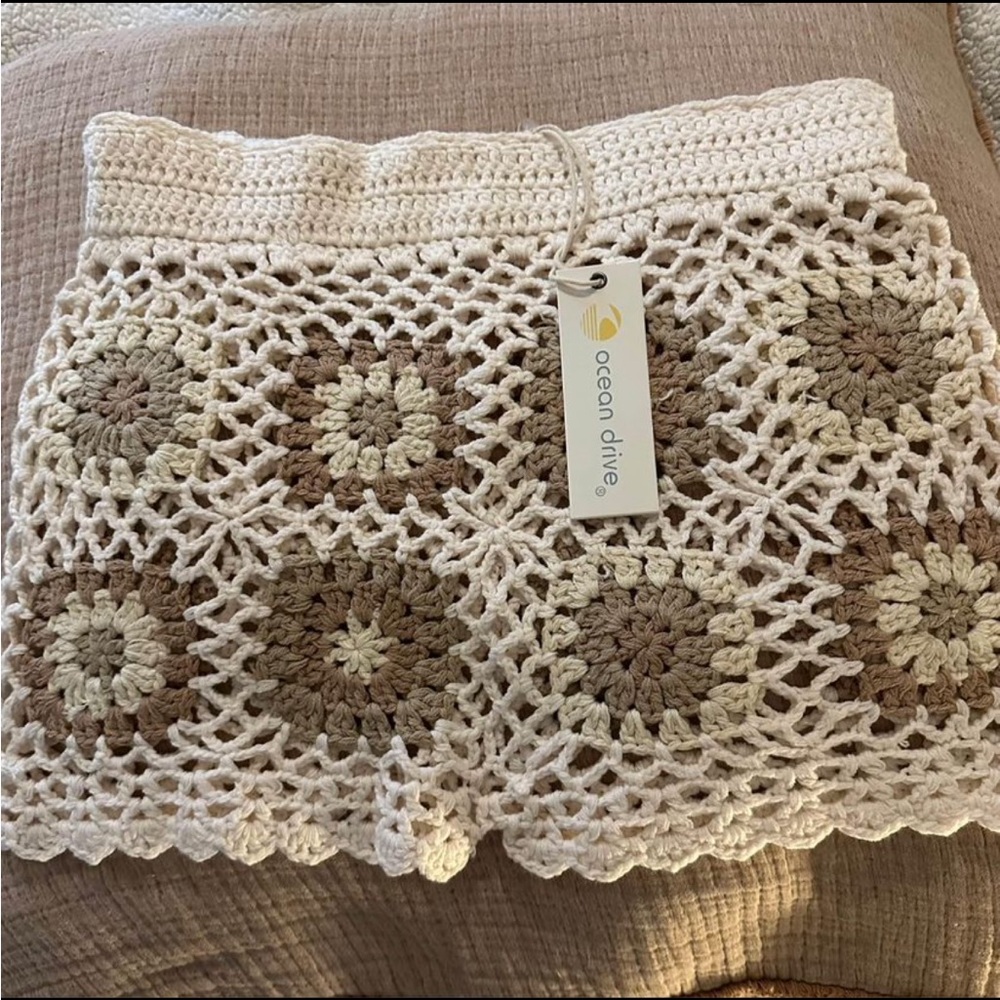 Ocean Drive crochet shorts NWT